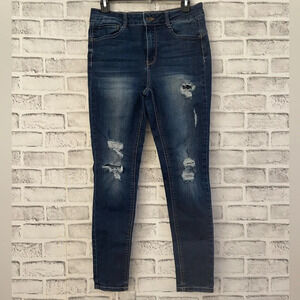 Women’s Junior’s Wax Jean dark wash distressed ankle jeans Size 7